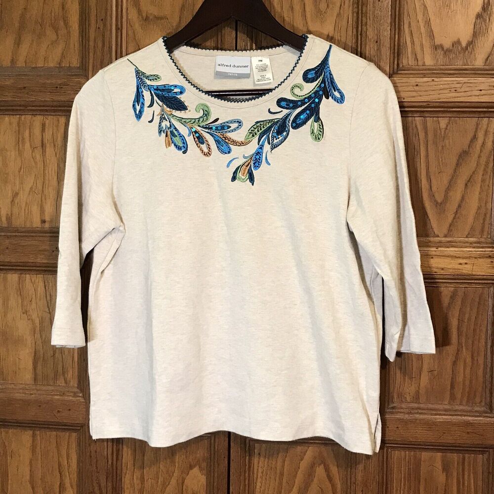 Alfred Dunner Women's PM Blouse Beige Embroidered Beaded 3/4 Sleeve Knit Top